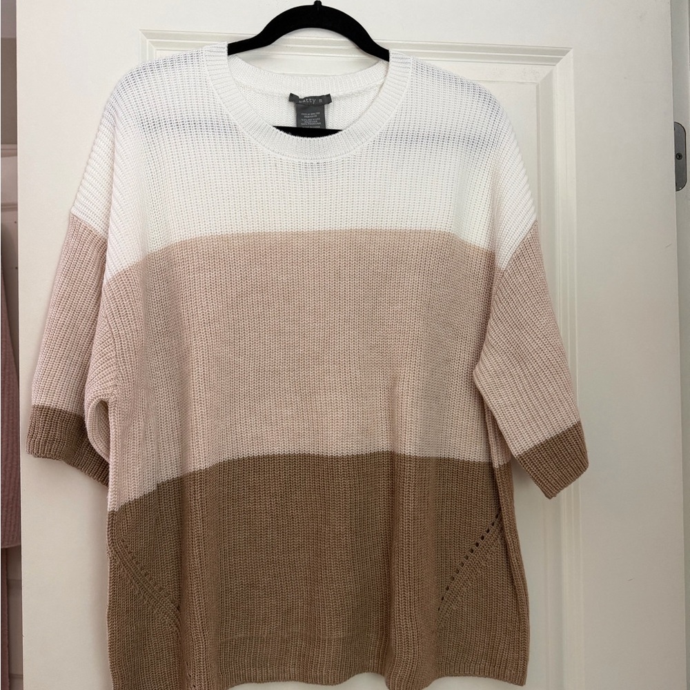 Matty M Colorblock Crewneck Sweater in White, Cream & Tan